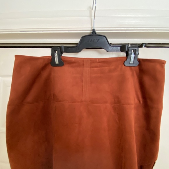 INC International Concepts Faux Suede Skirt - NWOT - Picture 4 of 13